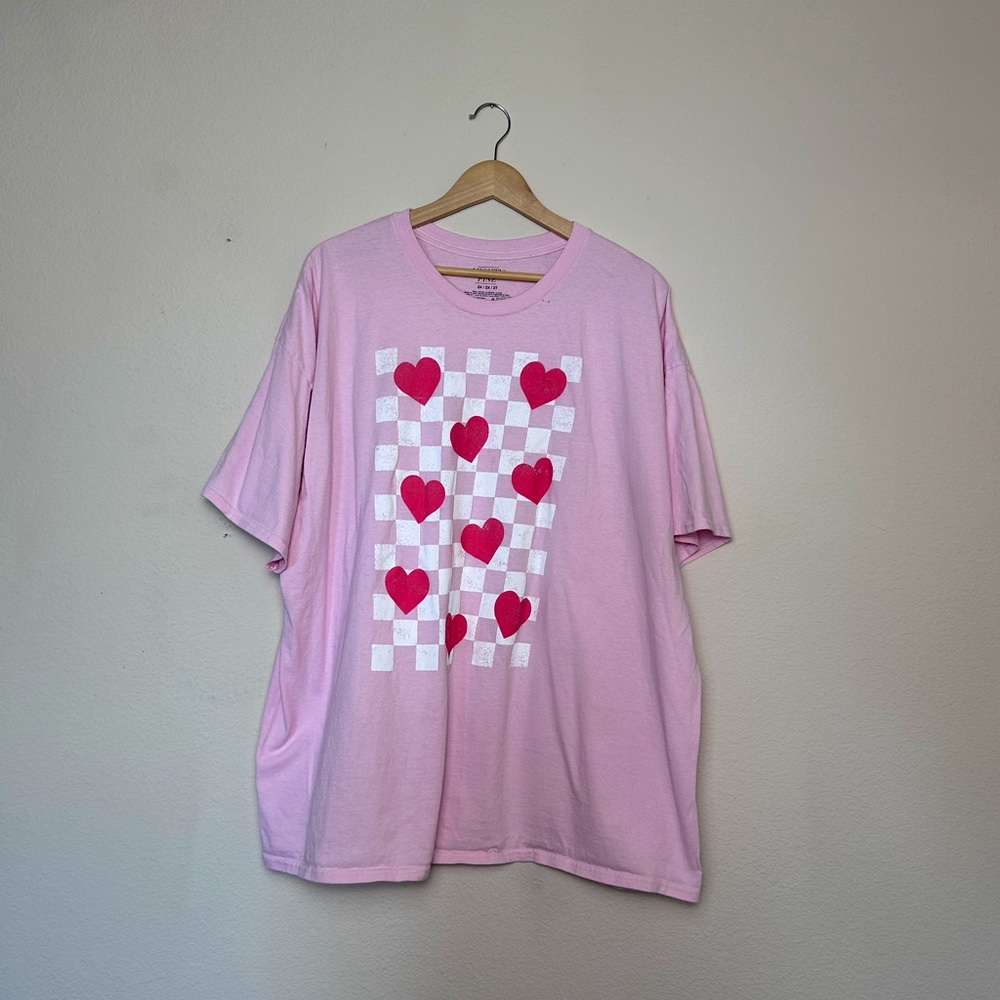 Unisex Pink Graphic Tee Hearts Checkerboard Casual Oversized Plus Size